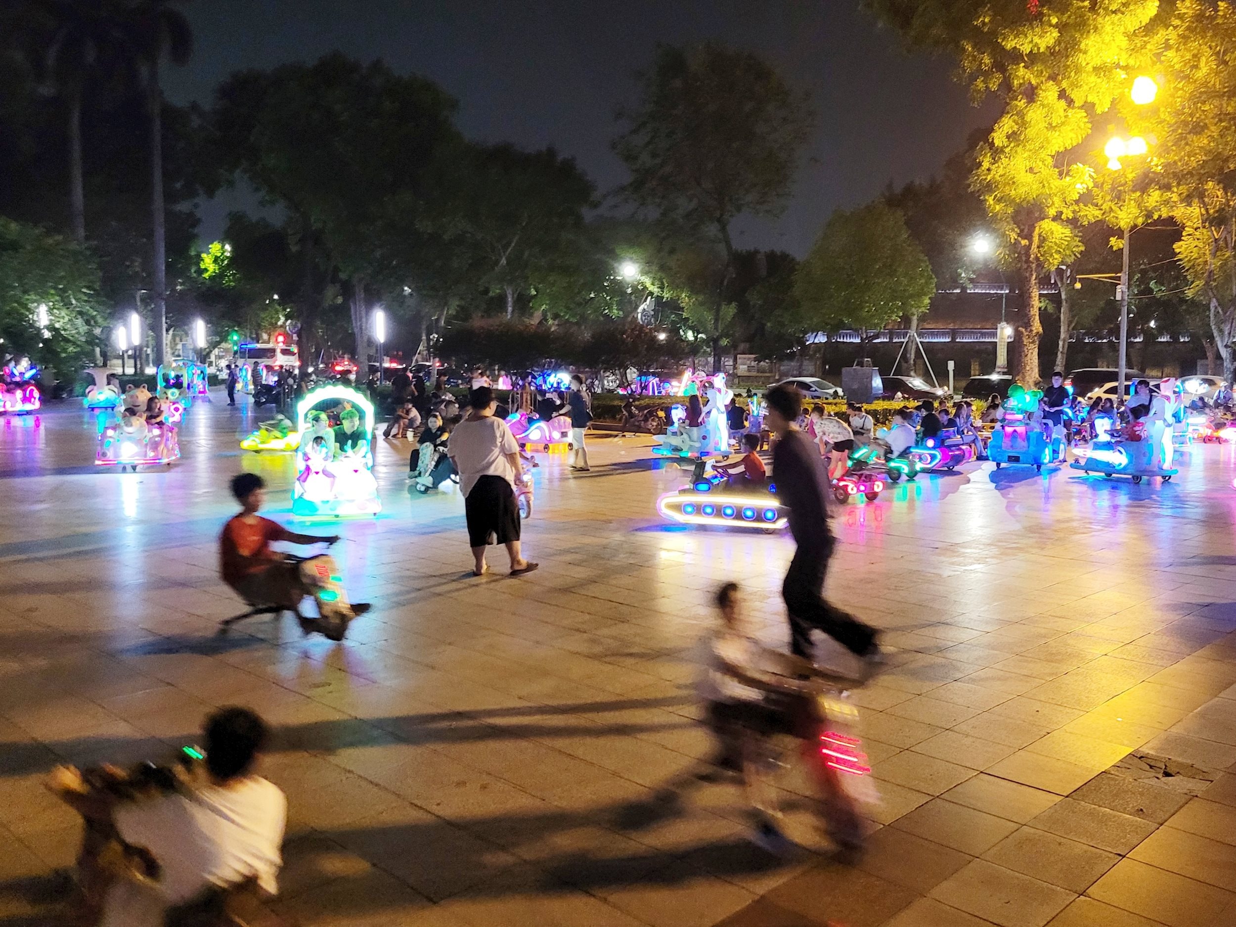 Khung cảnh giao thông