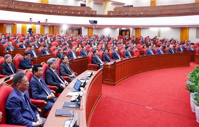 At the closing session of the 12th plenary meeting of the 13th Central Party Committee. (Photo: VNA) 12th-party-committee.jpg