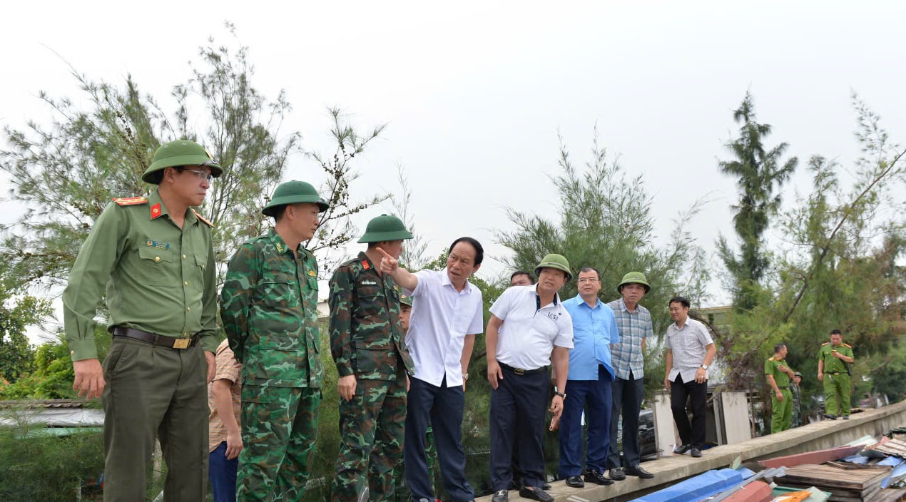 Đồng chí Bí thư Thành ủy Lê Tiến Châu yêu cầu chính quyền đặc khu Cát Hải phải bảo đảm an toàn tài sản, tính mạng của người dân.