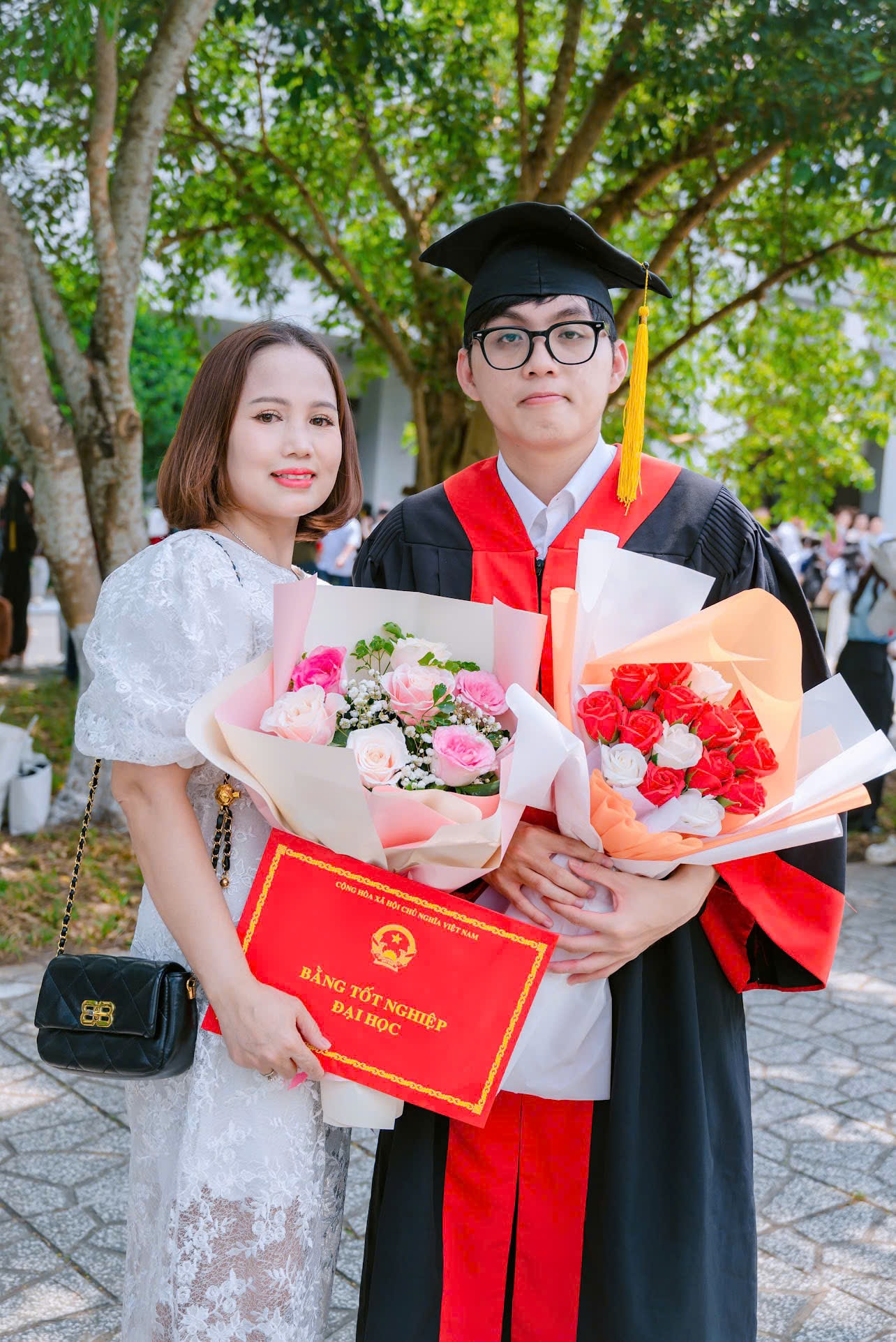 Nhan bang tot nghiep