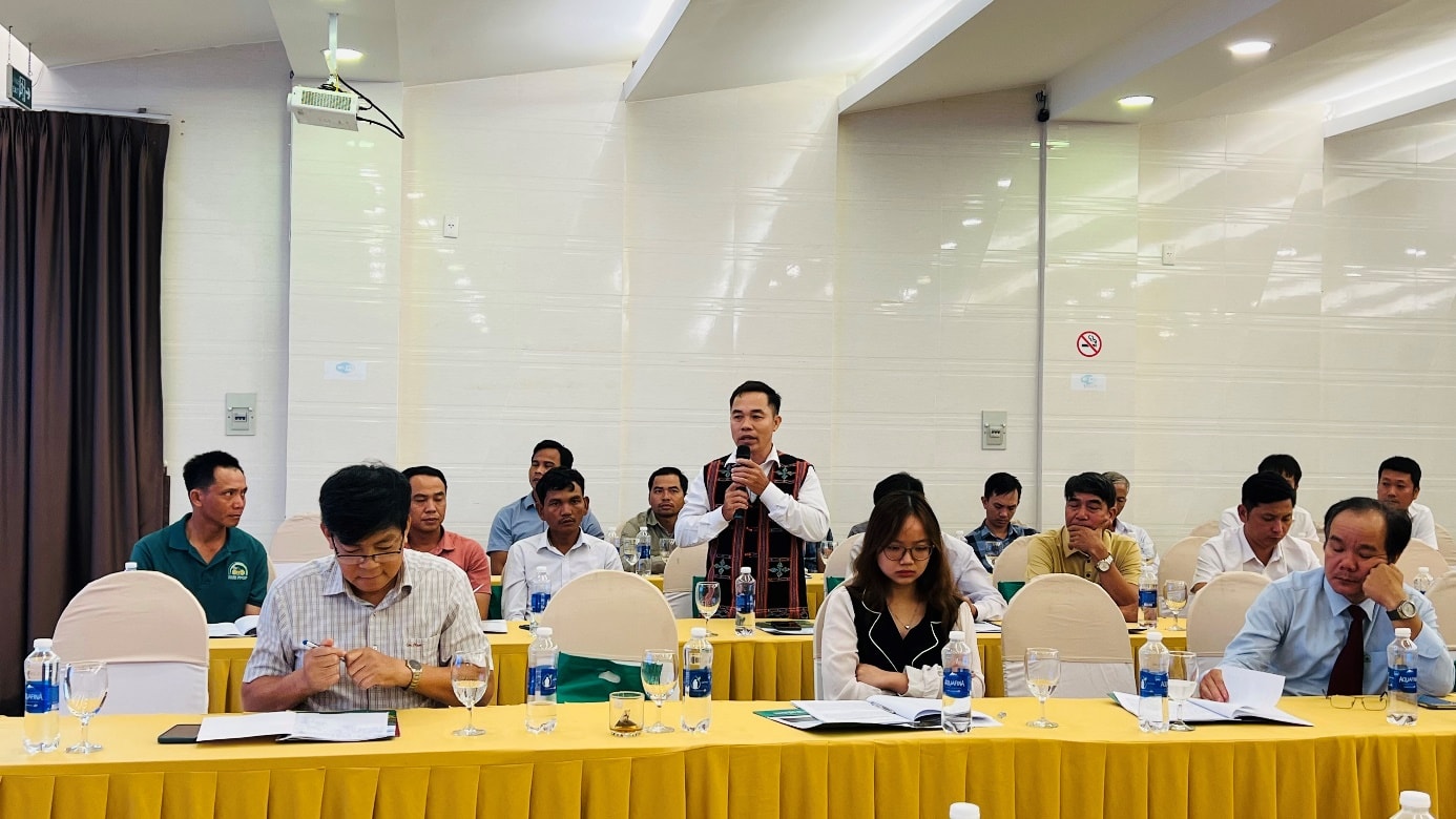 Ảnh 2- Đại diện cộng đồng hưởng lợi từ ERPA phát biểu tại hội nghị. Ảnh VNFF