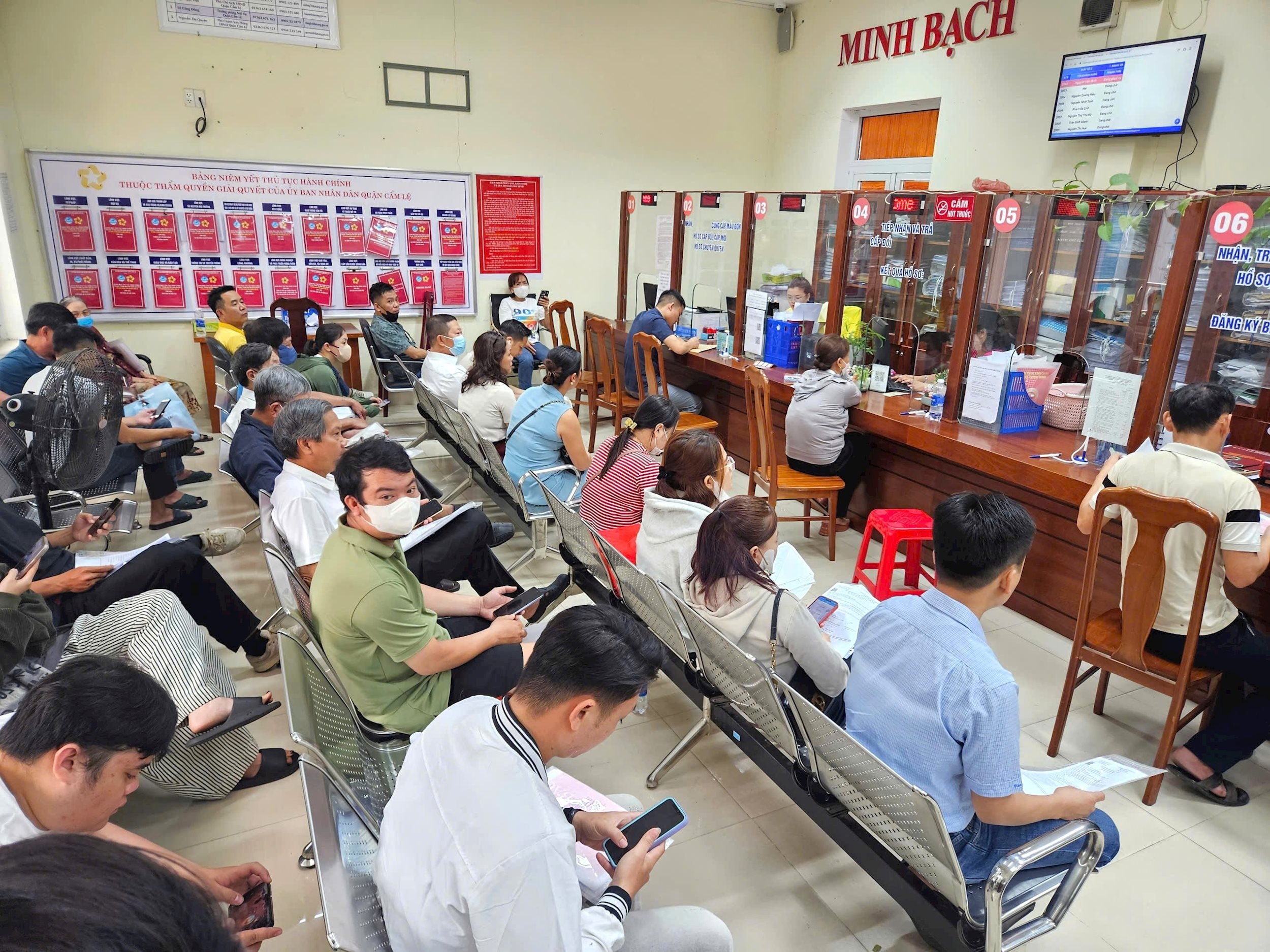 Đà Nẵng có đường dây nóng hỗ trợ người dân và cán bộ cấp xã trong vận hành chính quyền hai cấp. Ảnh TẤN VIỆT