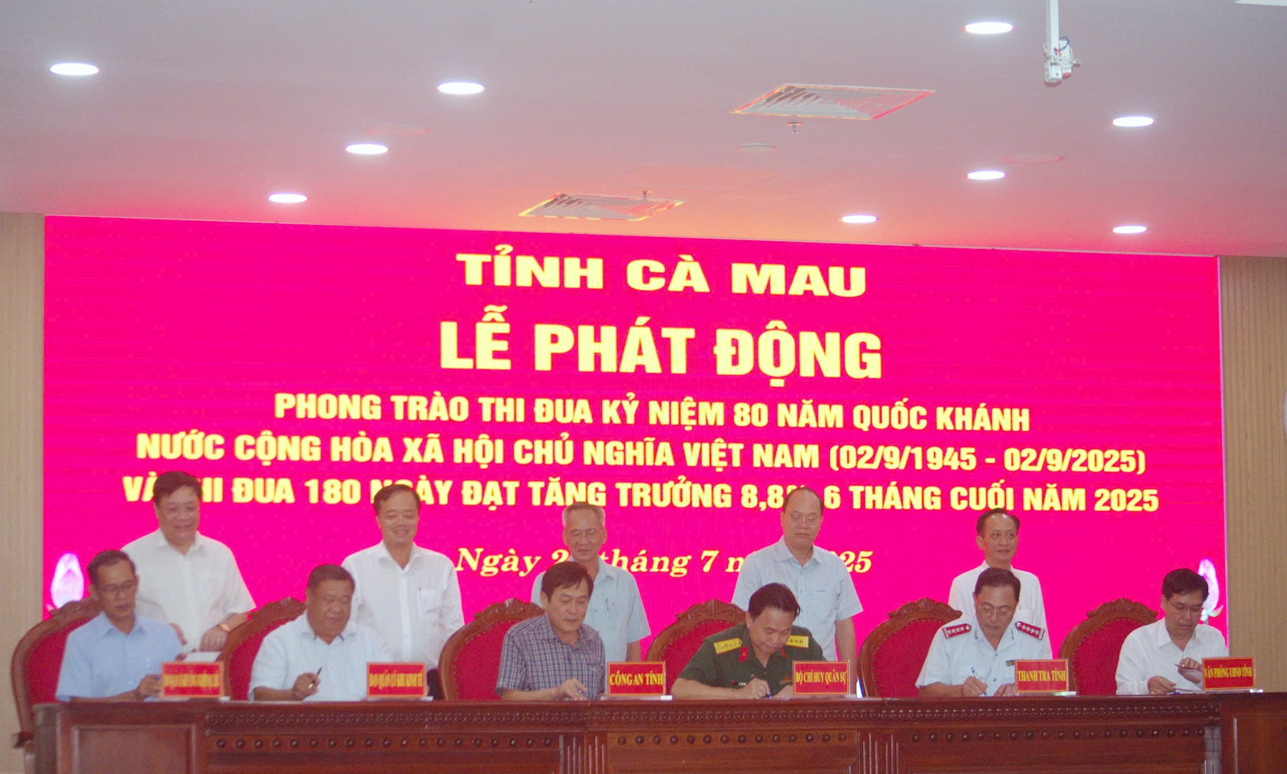 Thi đua cà Mau