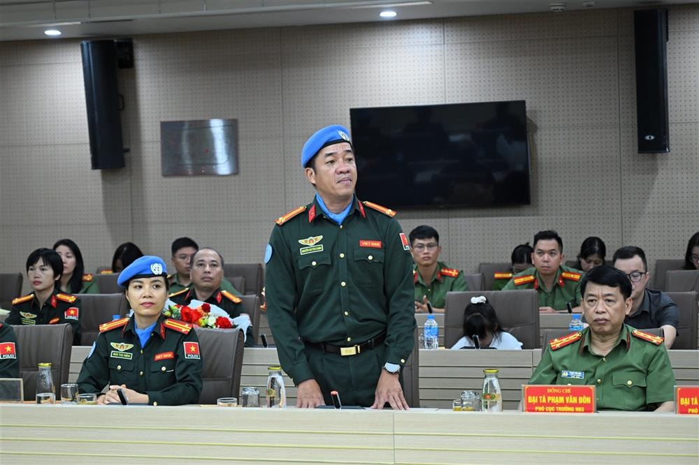 1 nhan nv