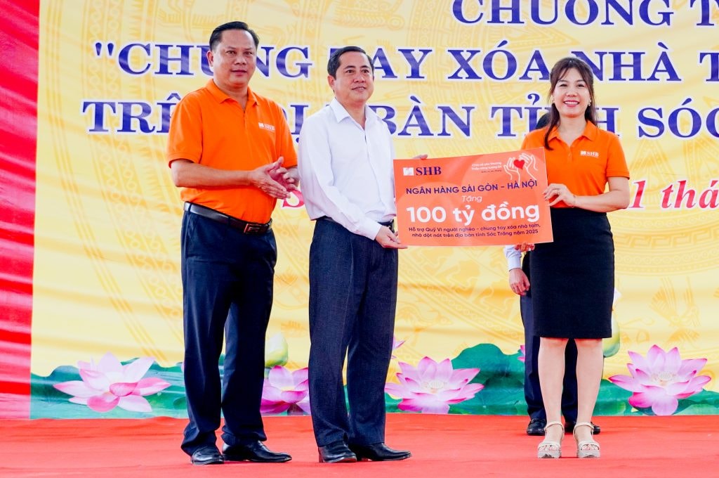Anh 3. Ung ho Soc Trang