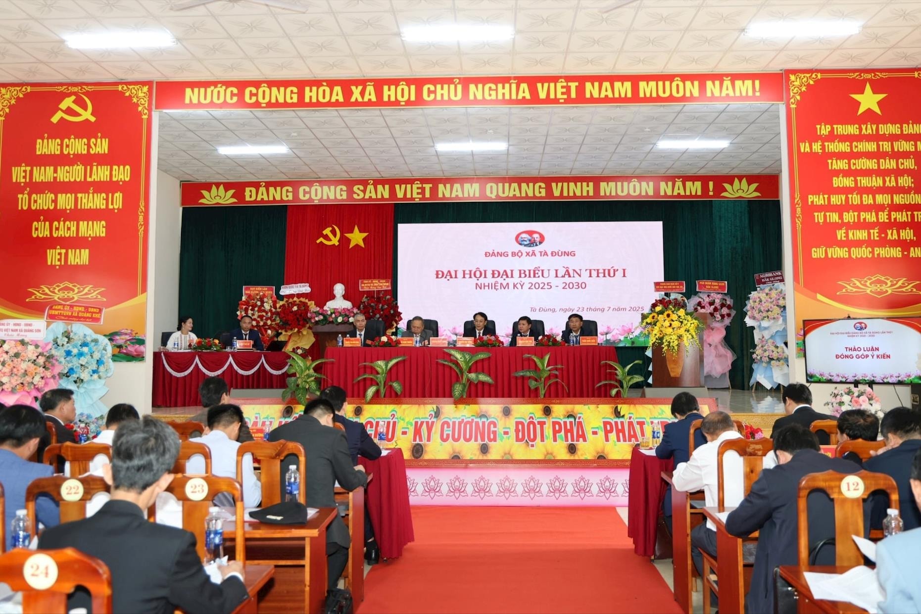 Quang cảnh chương trình Đại hội Đại biểu xã Tà Đùng lần thứ I, nhiệm kỳ 2025-2030