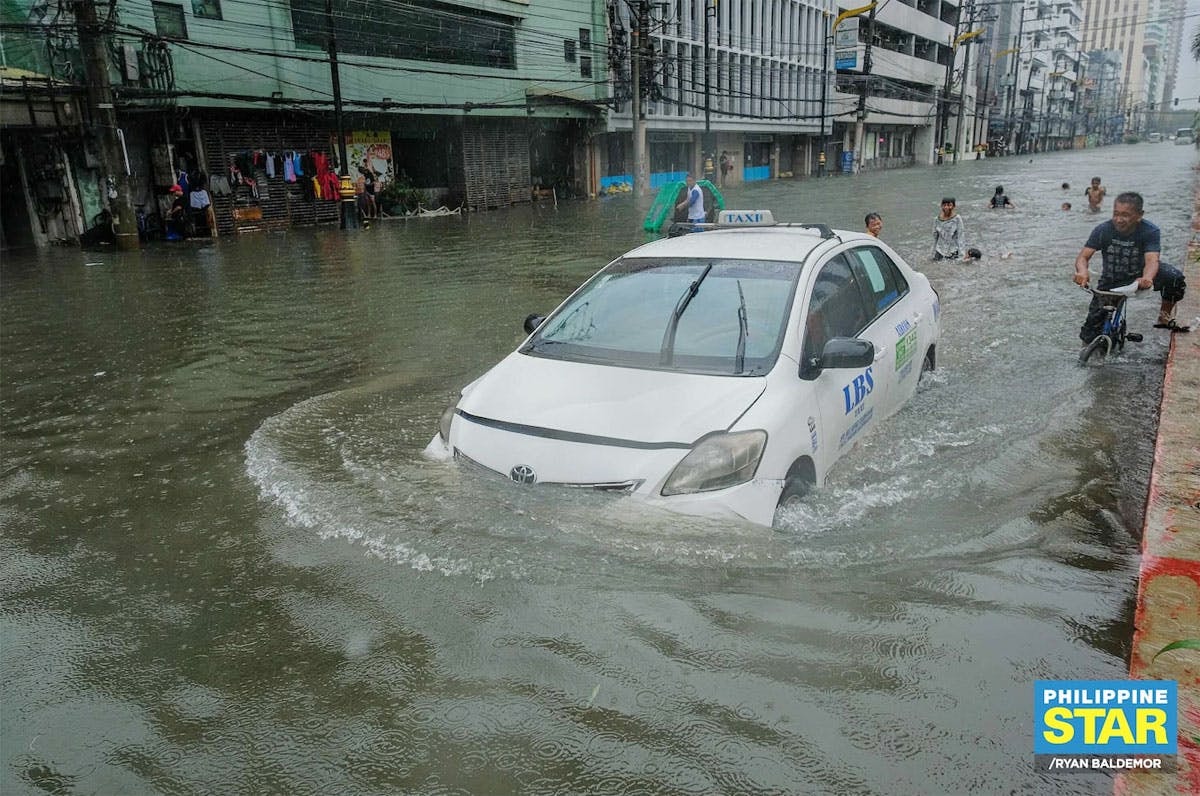 metro-manila-flooding-heavy-rainfall.jpg