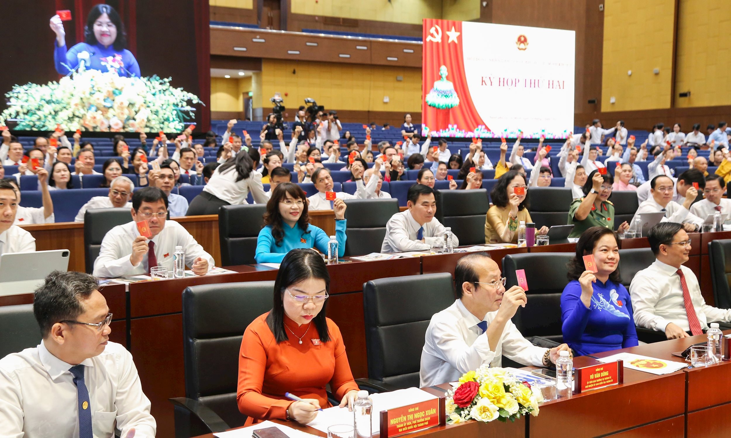 Các đại biểu HĐND TP. Hồ Chí Minh đã thông qua 19 Nghị quyết tại Kỳ họp thứ 2. Ảnh: Văn Dũng