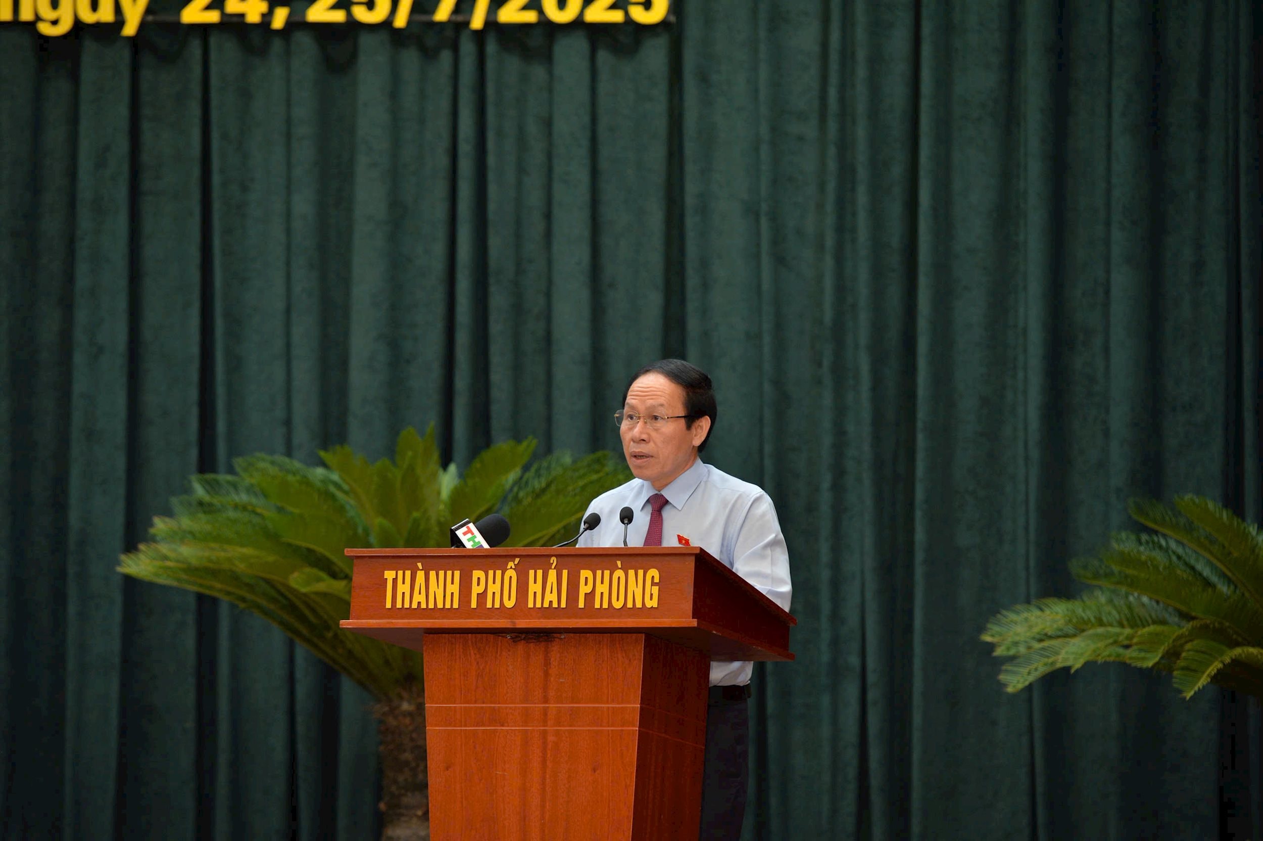 LE TIEN CHAU