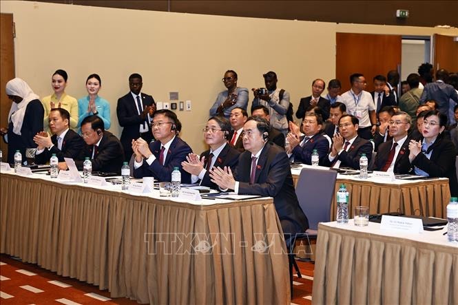Chủ tịch Quốc hội Trần Thanh Mẫn và Chủ tịch Quốc hội Senegal Malick Ndiaye dự Tọa đàm chính sách thúc đẩy hợp tác Việt Nam - Senegal. Ảnh: Doãn Tấn - TTXVN