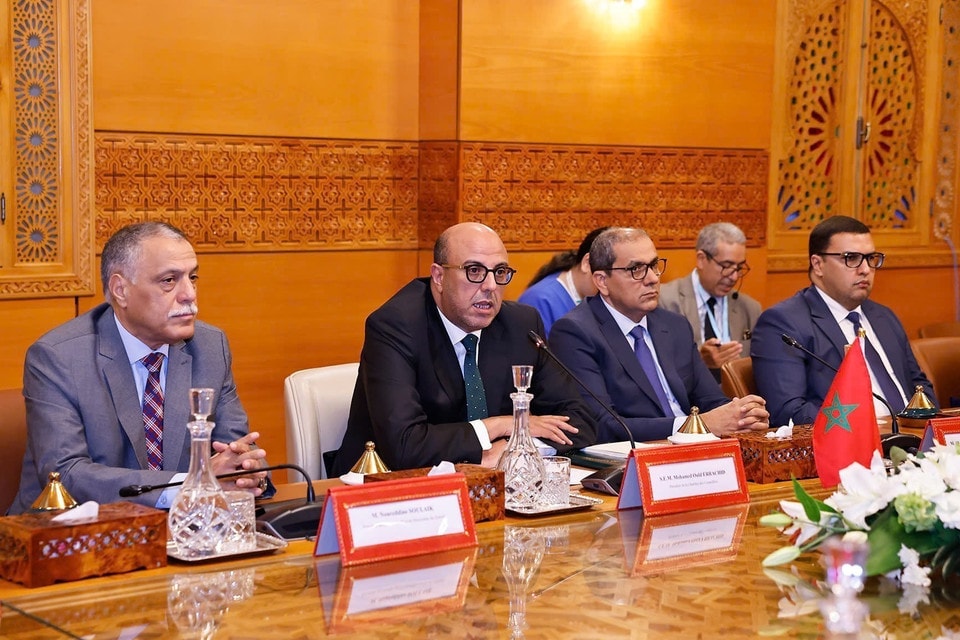 Mohamed Ould Errachid, President of the Moroccan House of Councillors, delivers a speech at the meeting (Photo: VNA)