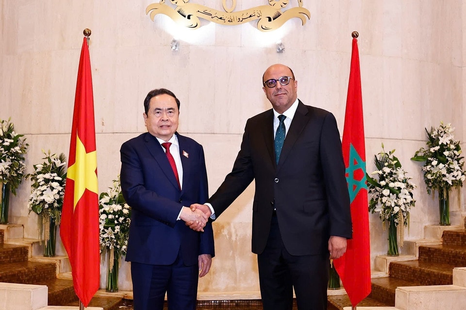 Chairman of the National Assembly Tran Thanh Man meets with Mohamed Ould Errachid, President of the Moroccan House of Councillors. (Photo: VNA)