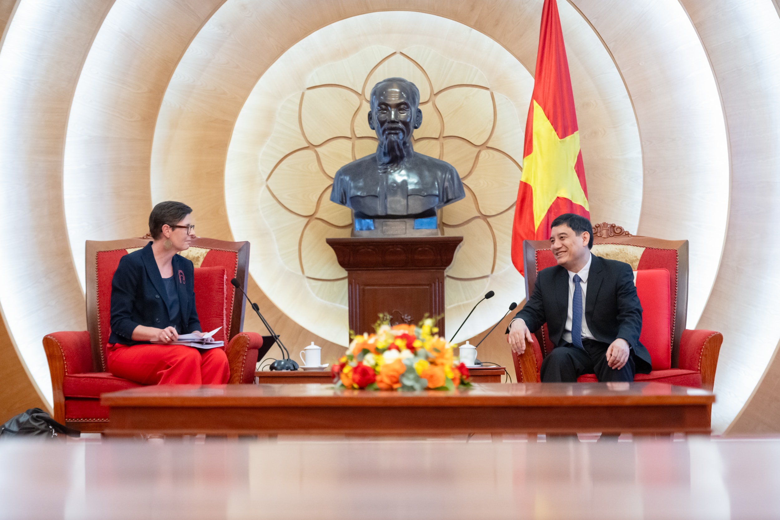 Chủ nhiệm Ủy ban Văn hóa và Xã hội Nguyễn Đắc Vinh tiếp Trưởng Văn phòng Tổ chức Y tế thế giới (WHO) tại Việt Nam Angela Pratt