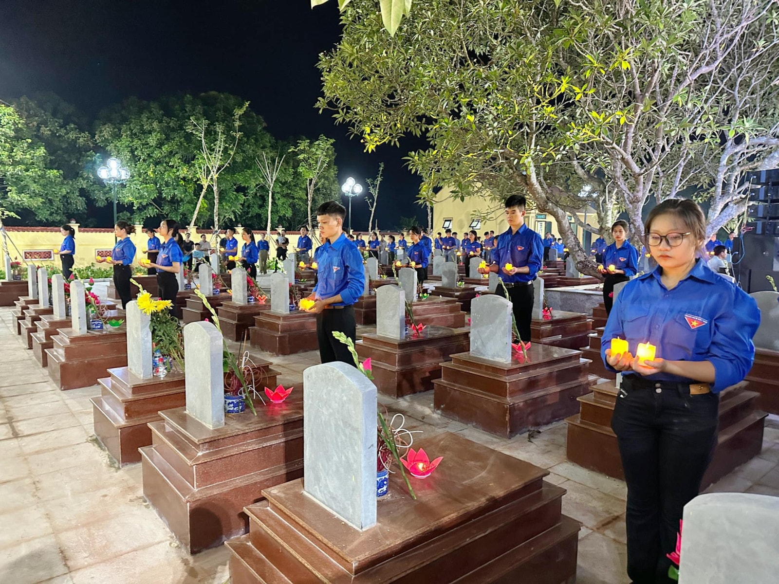 64-1690419328-thap-nen.jpg