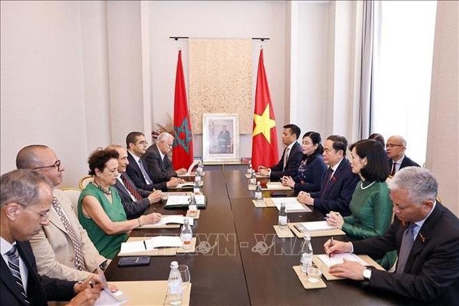 An overview of the meeting between NA Chairman Tran Thanh Man and Mustapha El Ktiri, President of the Morocco–Vietnam Friendship Association (MVFA), in Rabat on the morning of July 26 (local time) (Photo: VNA) uuid0aba44af-ae05-4689-a86a-568fa5329ba7code001library1type1mode1loctruecaptrue.jpg