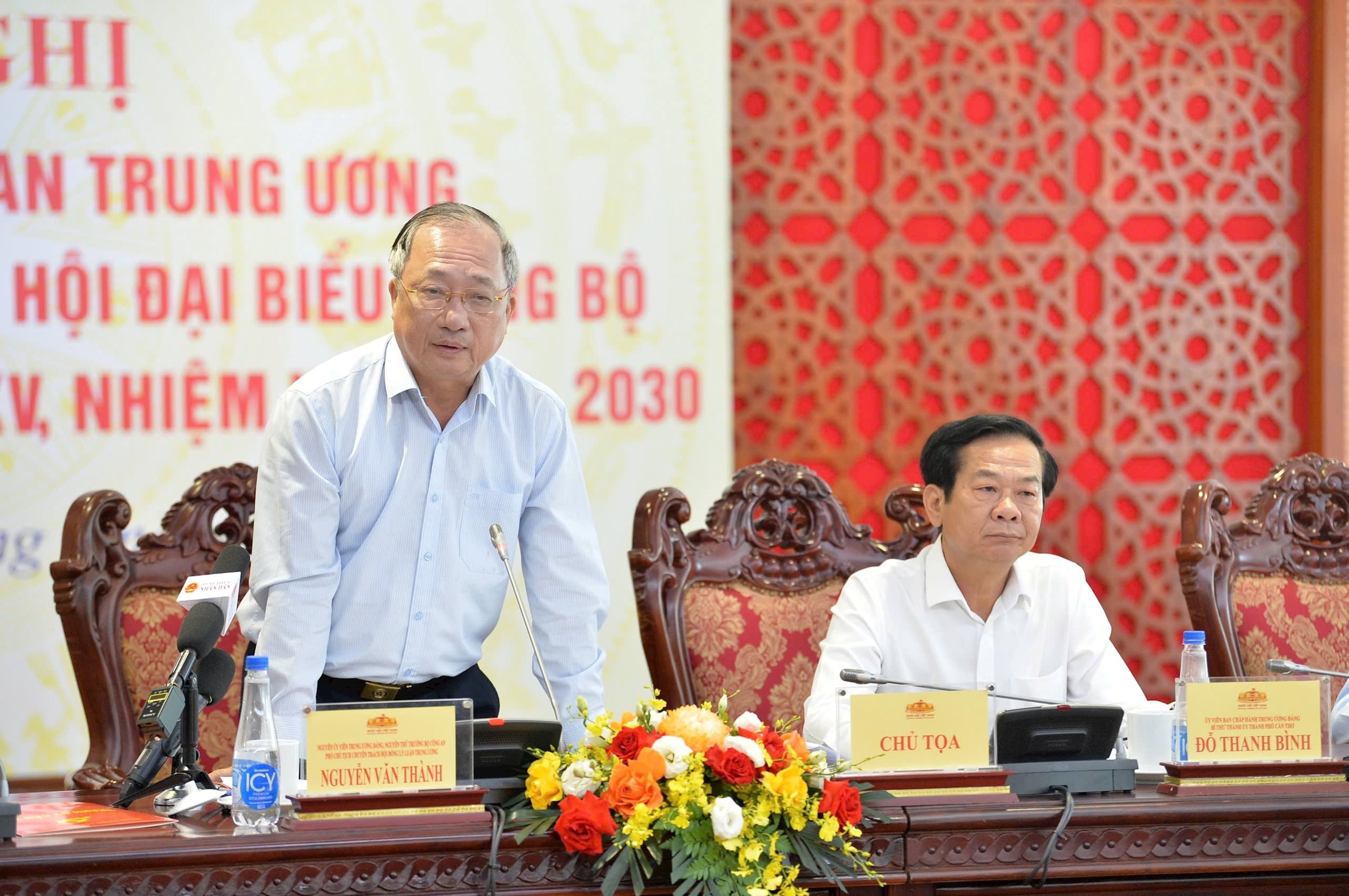 Phó Chủ tịch Thường trực Hội đồng Lý luận Trung ương nhiệm kỳ 2016 - 2021, PGS.TS Nguyễn Văn Thành 2