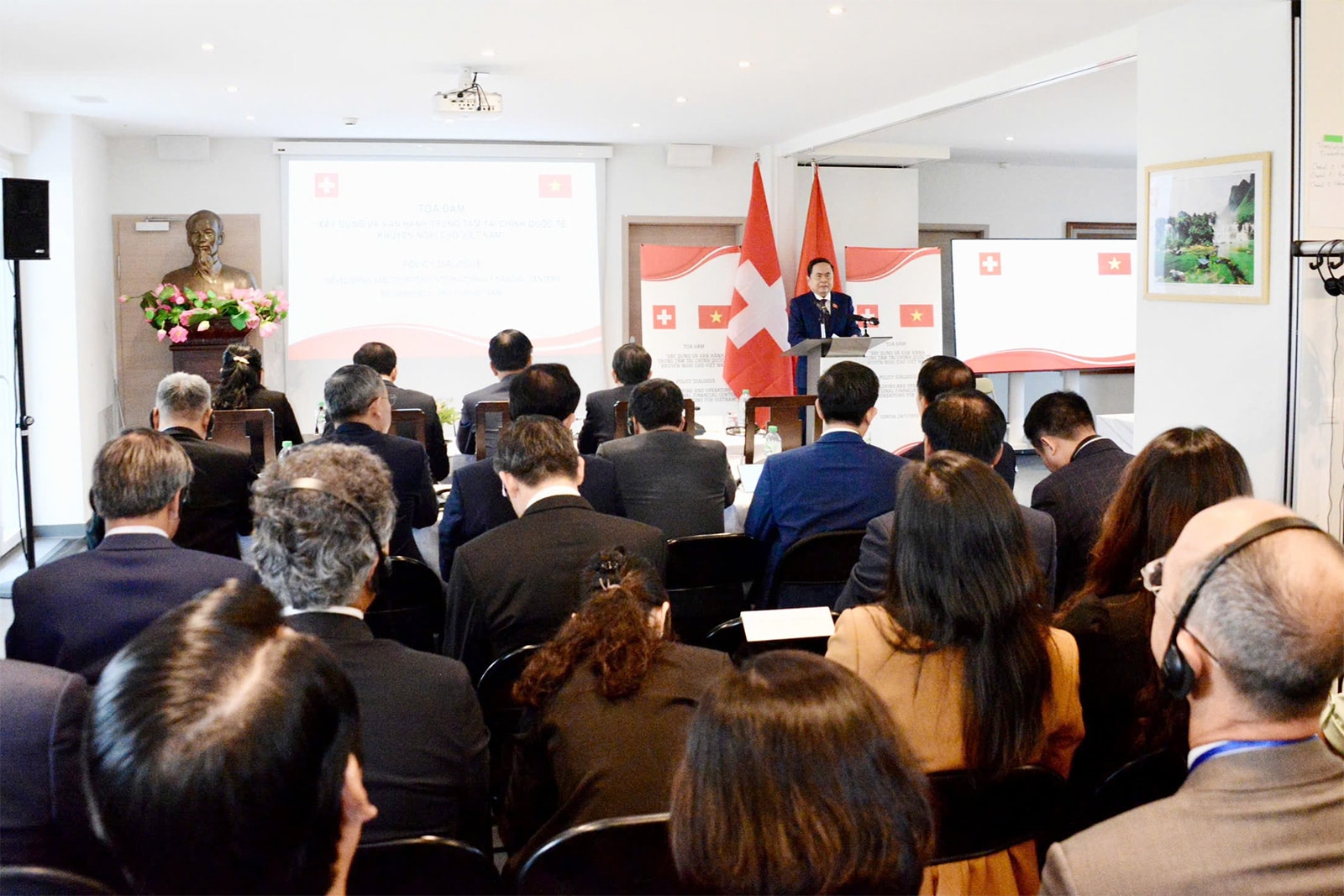 Chủ tịch Quốc hội Trần Thanh Mẫn phát biểu khai mạc Tọa đàm