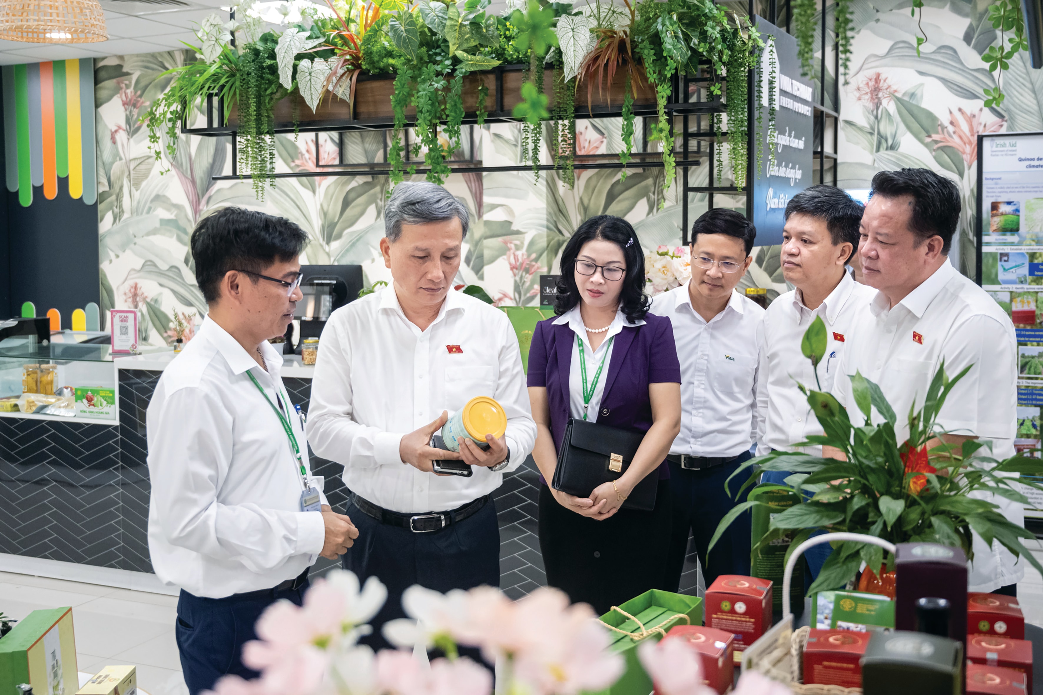 Z72_7243 - Thăm một số sản phẩm, công nghệ lĩnh vực môi trường tại Trung tâm Nghiên cứu xuất sắc và Đổi mới sáng tạo