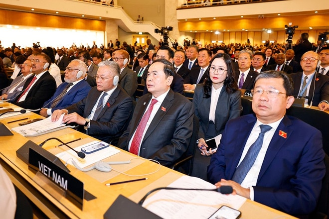 NA Chairman Tran Thanh Man (front, second from right) attends the opening ceremony of the sixth World Conference of Speakers of Parliament in Geneva on July 29. (Photo: VNA) 6th-world-conference-of-speakers-of-parliament.jpg