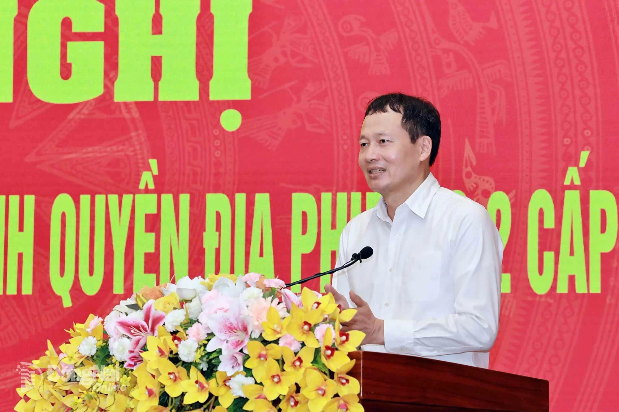 Đồng chí Vũ Hồng Văn, Bí thư Tỉnh ủy, Trưởng đoàn Đại biểu Quốc hội tỉnh Đồng Nai phát biểu bế mạc hội nghị. Ảnh: Công Nghĩa