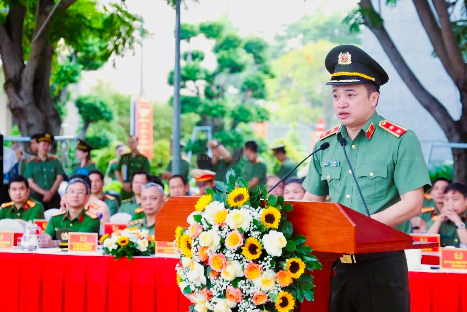 Giám đốc Công an TP. Hồ Chí Minh, Trung tướng Mai Hoàng phát biểu tại buổi lễ