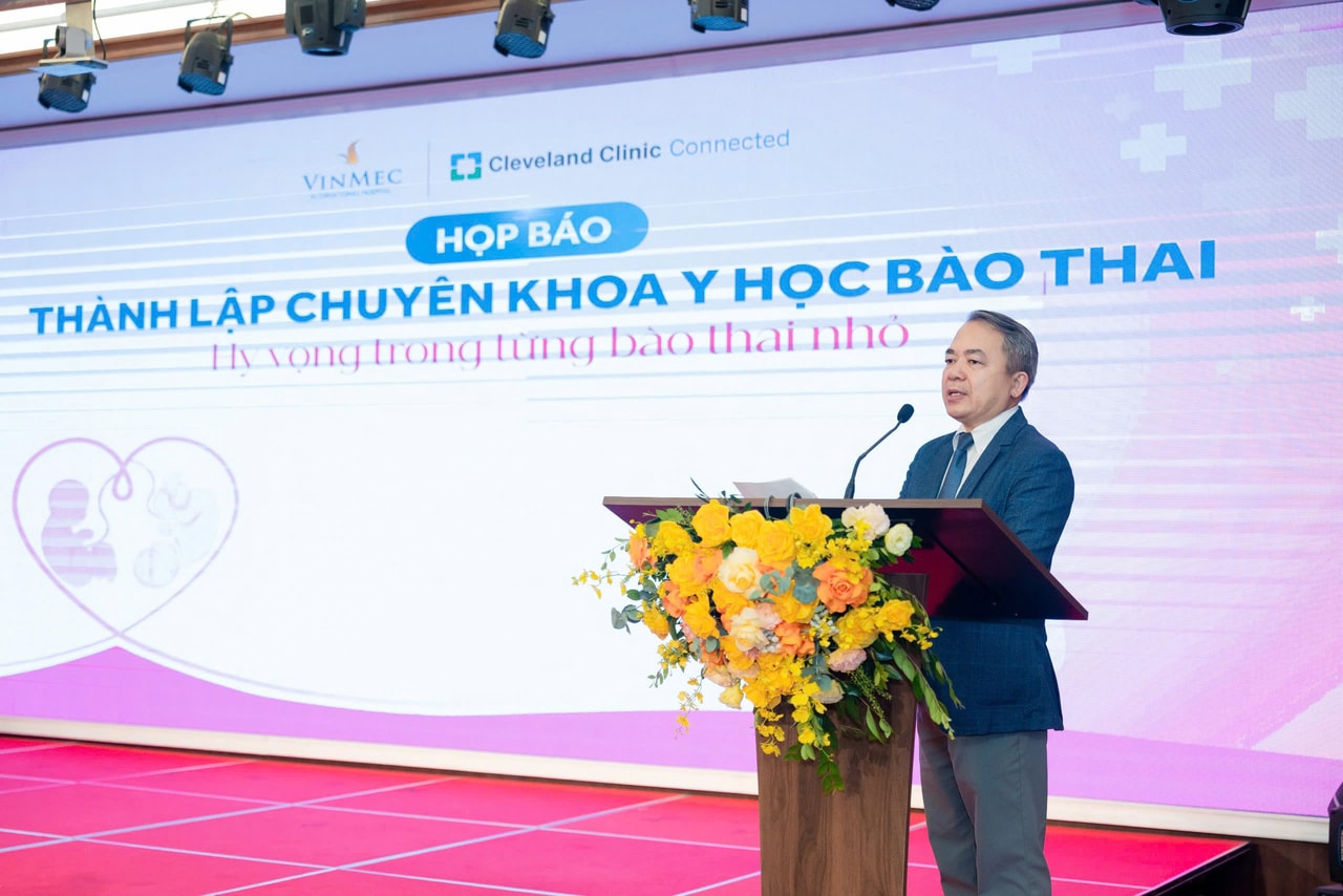 PGS.TS.BS Phạm Bá Nha - Giám đốc Trung tâm Sức khoẻ Phụ Nữ BVĐK Quốc tế Vinmec Times City phát biểu
