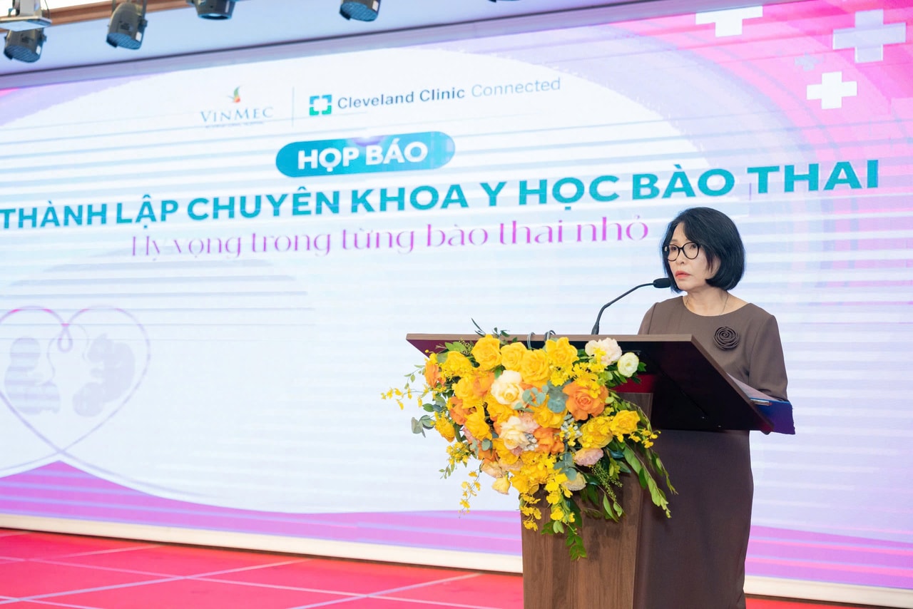 ThS.BS Đinh Thị Hiền Lê - Trưởng chuyên khoa Y học bào thai chia sẻ trong buổi lễ