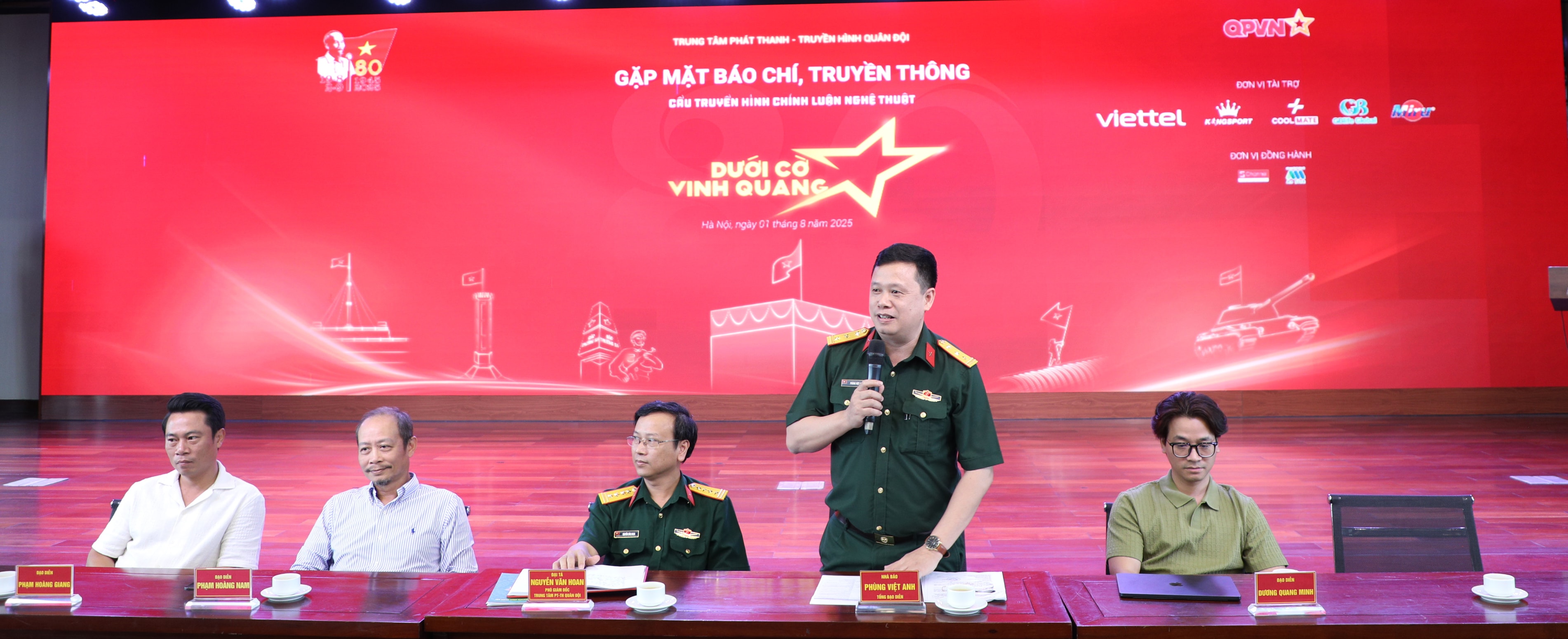 Tổng Đạo diễn chương trình, Nhà báo, Đại tá Phùng Việt Anh giải đáp nội dung cơ quan báo chí cùng quan tâm