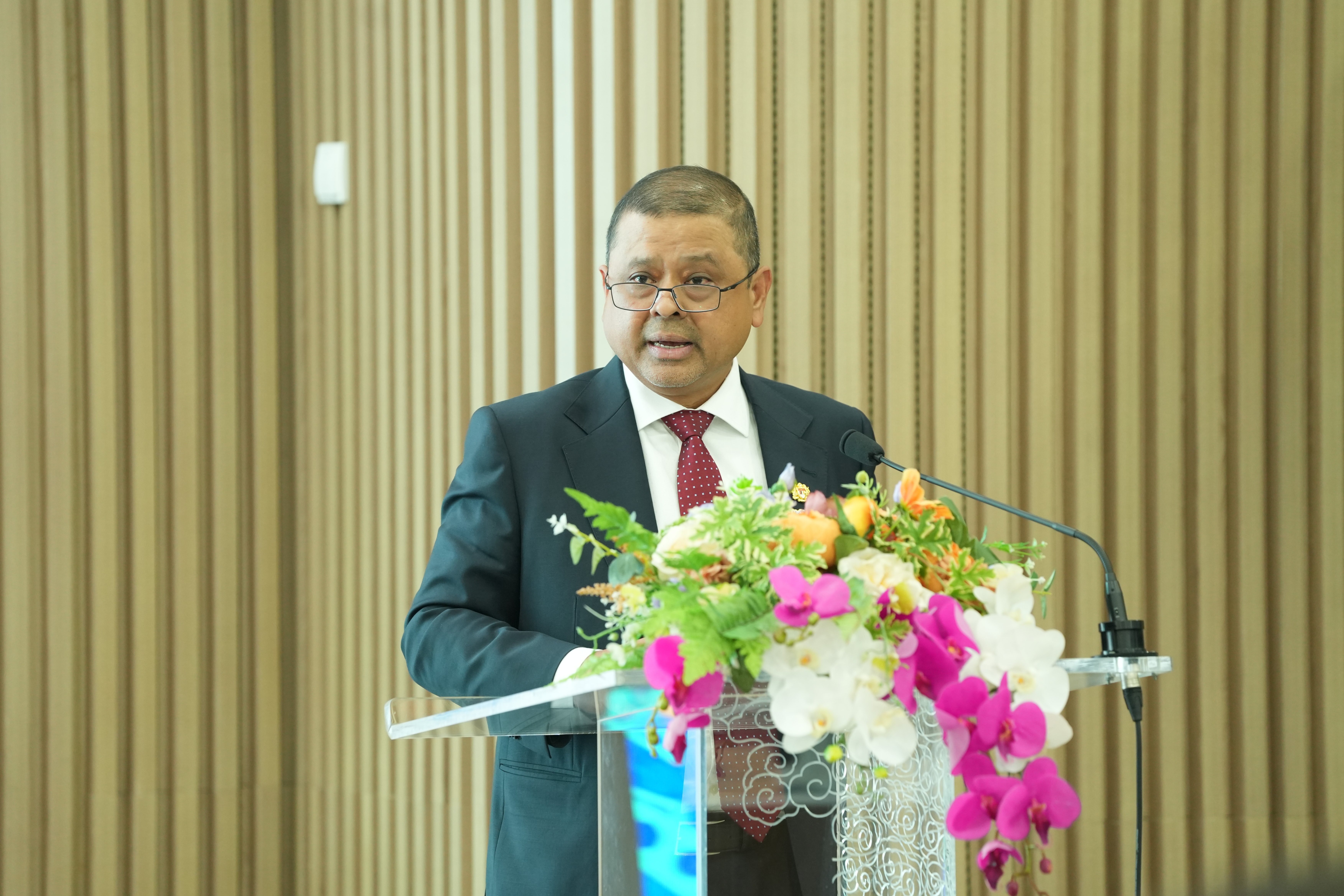 Ảnh 4- Ông Datuk Manoharan Periasamy, Tổng Giám đốc Cục Xúc tiến Du lịch Malaysia phát biểu tại lễ ký kết. Ảnh VNA