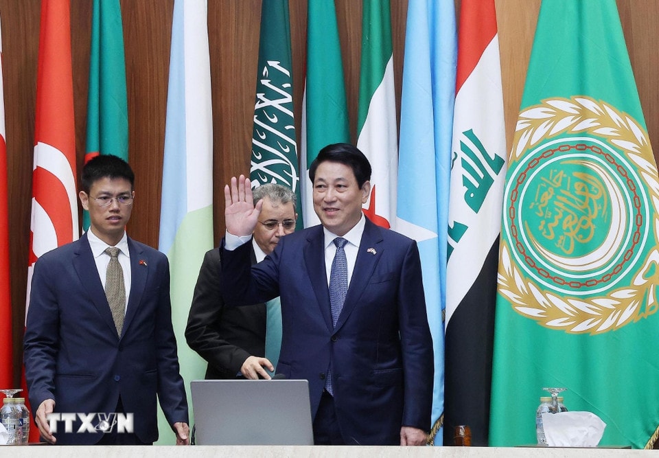 Chủ tịch nước Lương Cường dự và phát biểu chính sách tại Trụ sở Liên đoàn Arab ở thủ đô Cairo, Ai Cập. (Ảnh: Lâm Khánh/TTXVN)