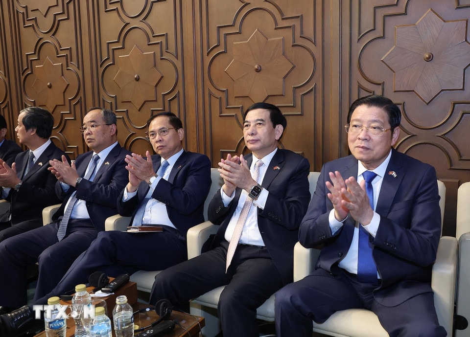 Đoàn đại biểu cấp cao Việt Nam dự tại Trụ sở Liên đoàn Arab. (Ảnh: Lâm Khánh/TTXVN)