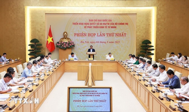 Phiên họp lần thứ nhất của Ban Chỉ đạo quốc gia về phát triển kinh tế tư nhân. (Ảnh: Dương Giang/TTXVN) ttxvn-thu-tuong-phat-trien-kinh-te-tu-nhan-3.jpg