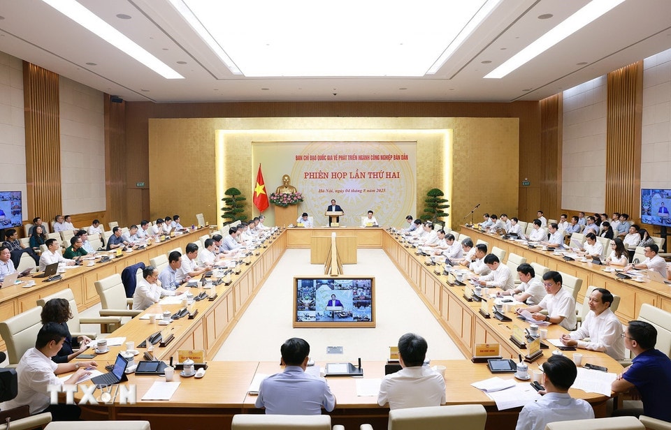 Phiên họp lần thứ hai của Ban Chỉ đạo Quốc gia về phát triển ngành công nghiệp bán dẫn. (Ảnh: Dương Giang/TTXVN)
