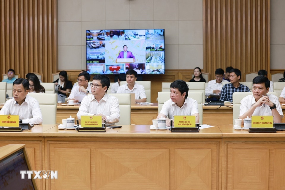 Các đại biểu tham dự phiên họp lần thứ hai của Ban Chỉ đạo Quốc gia về phát triển ngành công nghiệp bán dẫn. (Ảnh: Dương Giang/TTXVN)