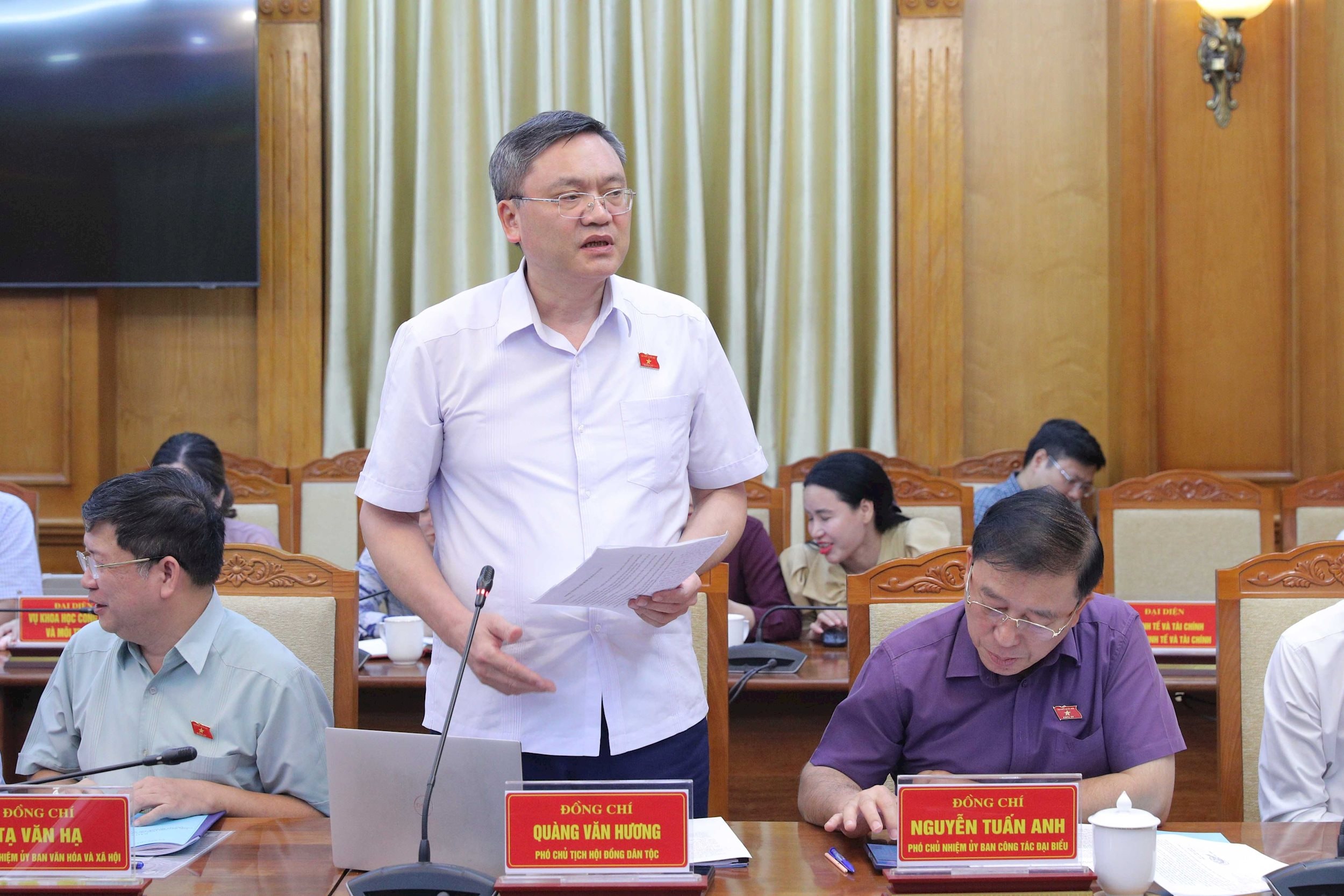 Phó Chủ tịch Hội đồng Dân tộc Quàng Văn Hương