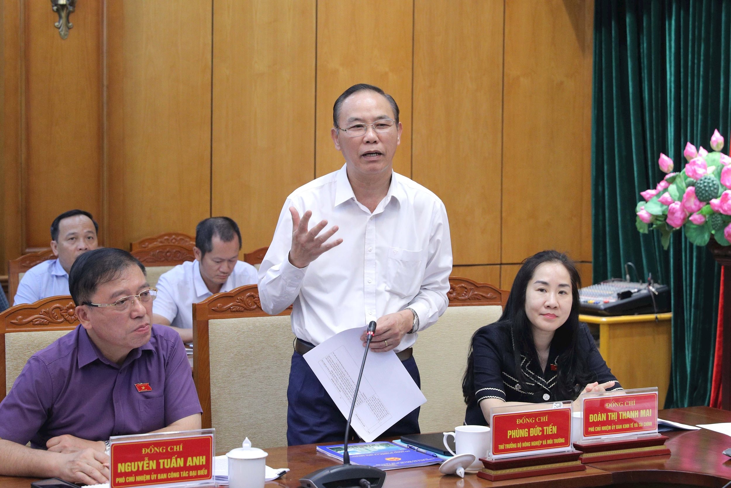 Thứ trưởng Bộ Nông nghiệp và Môi trường Phùng Đức Tiến