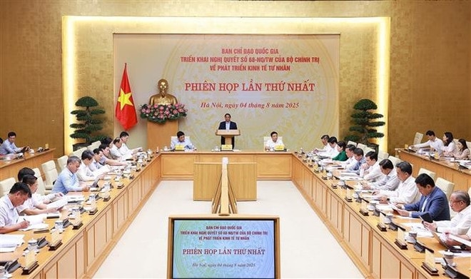 Prime Minister Pham Minh Chinh chairs the first meeting of the National Steering Committee on Private Economy Development on August 4. (Photo: VNA) vna-potal-thu-tuong-chu-tri-phien-hop-lan-thu-nhat-cua-bcd-quoc-gia-ve-phat-trien-kinh-te-tu-nhan-8189838.jpg