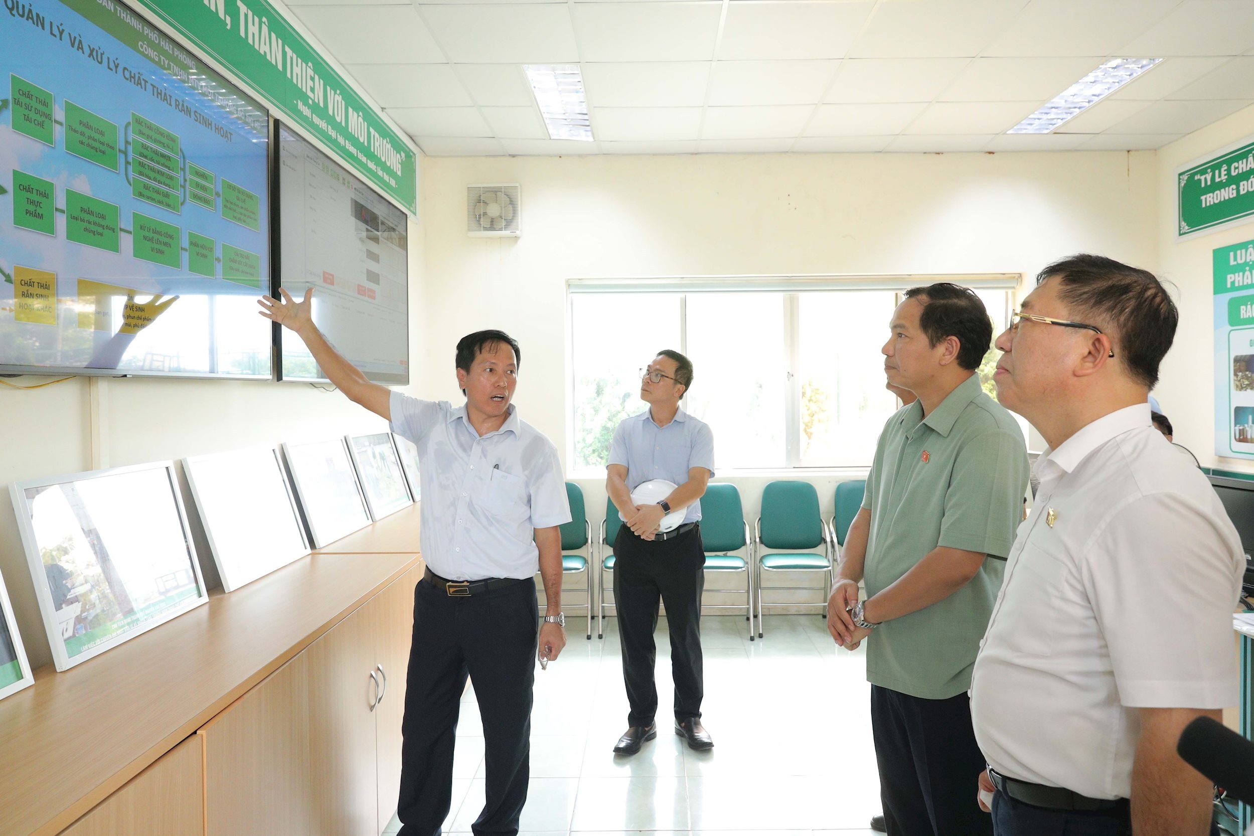 Khảo sát thực tế và làm việc tại Cty TNHH MTV Môi trường đô thị Hải Phòng,