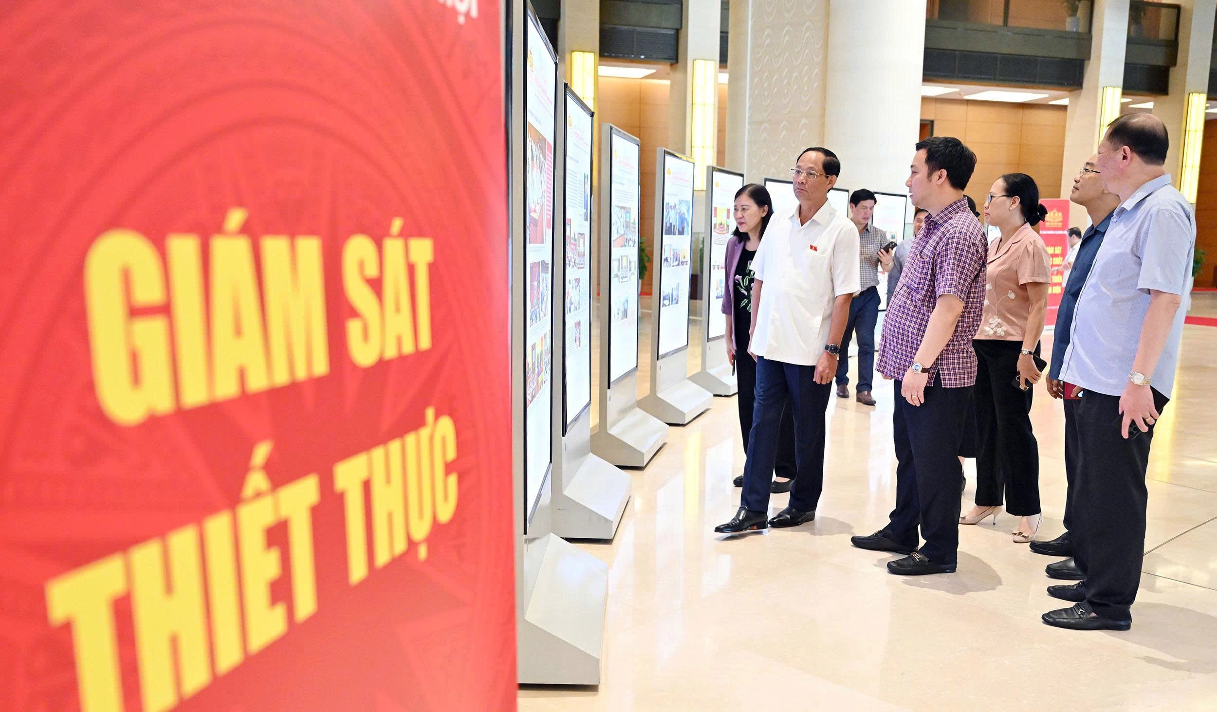 Phó Chủ tịch Quốc hội, Thượng tướng Trần Quang Phương kiểm tra công tác chuẩn bị tổ chức Diễn đàn của Quốc hội về hoạt động giám sát