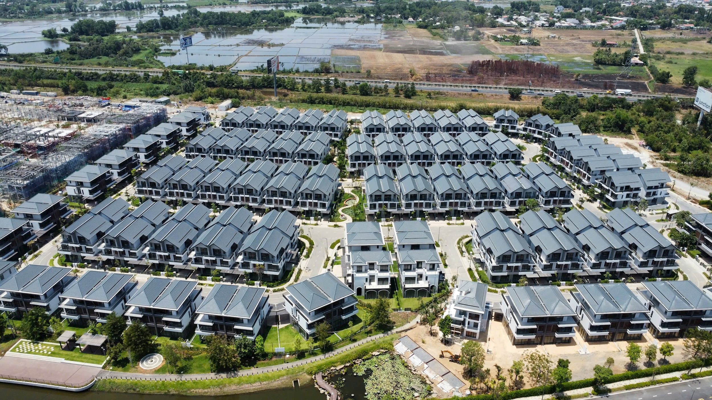 Dự &aacute;n ID Junction c&oacute; quy m&ocirc; 650 căn nh&agrave; thấp tầng, 2.000 căn hộ cao tầng với tổng mức đầu tư hơn 1.542 tỷ đồng. Ảnh: Văn Dũng