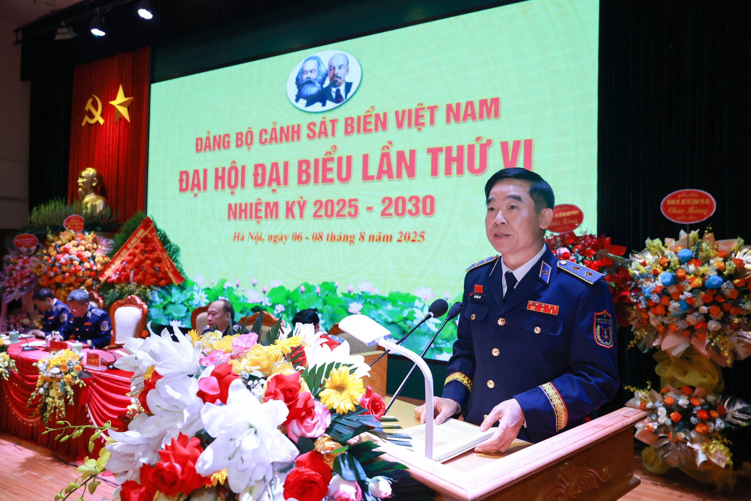 tt-oai-phat-bieu-khai-mac.jpg