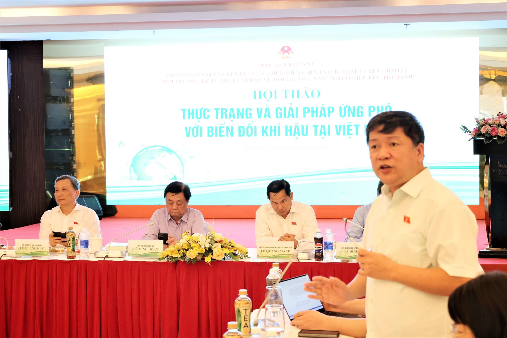 Phó Chủ nhiệm Ủy ban Văn hoá và Xã hội Tạ Văn Hạ. Ảnh: Hải Hành