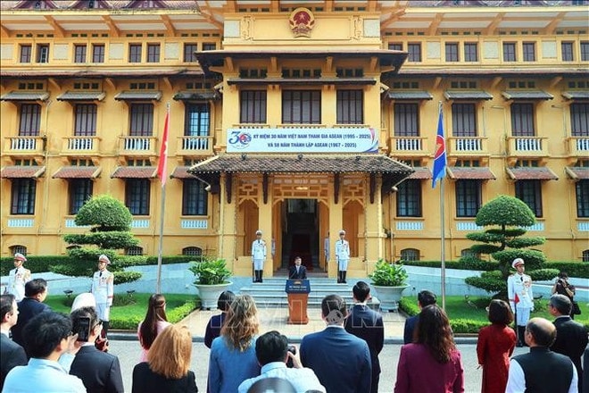 Permanent Deputy Minister of Foreign Affairs Nguyen Minh Vu speaks at the ceremony. (Photo: VNA) deputy-minister.jpg