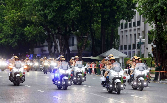 Mobile Police force joins the rehearsal (Photo: VNA) parade-2.jpg