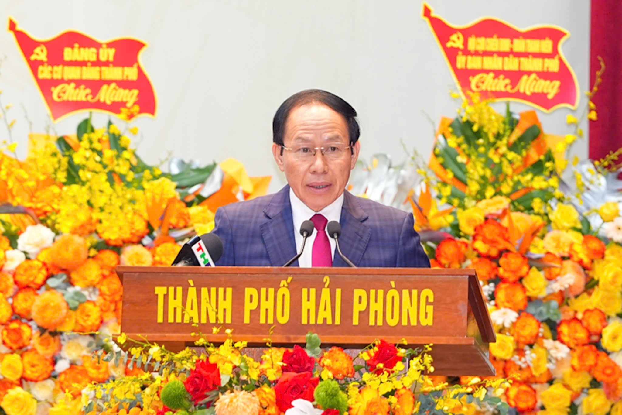 Đồng chí Bí thư Thành uỷ Lê Tiến Châu phát biểu chỉ đạo tại Đại hội