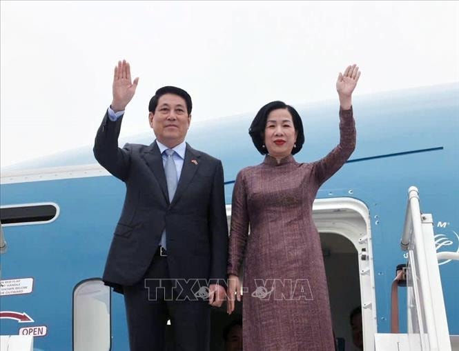 vna_potal_chu_tich_nuoc_luong_cuong_ket_thuc_chuyen_tham_cap_nha_nuoc_toi_cong_hoa_angola__stand.jpg