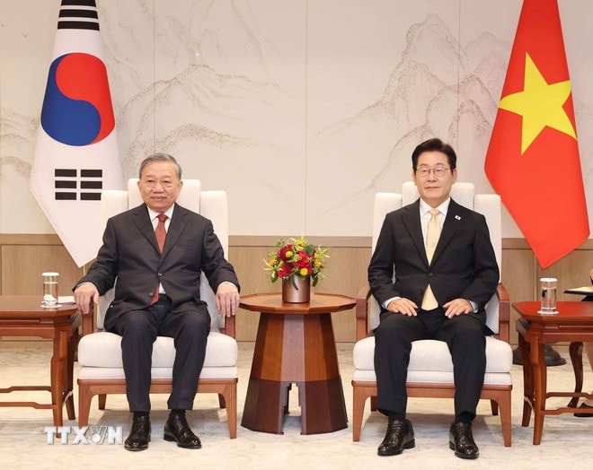 Tổng Bí thư Tô Lâm hội đàm hẹp với Tổng thống Hàn Quốc Lee Jae Myung. (Ảnh: Thống Nhất/TTXVN) ttxvn-tbt-to-lam-tham-han-quoc.jpg