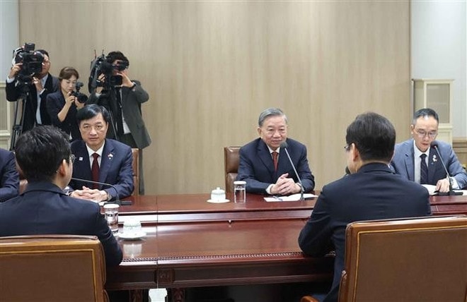 talks-2.jpg