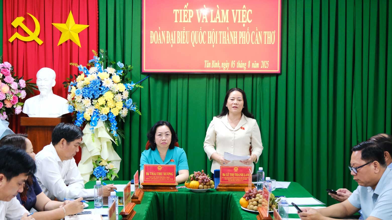 Quang cảnh buổi làm việc. Ảnh M. Ly