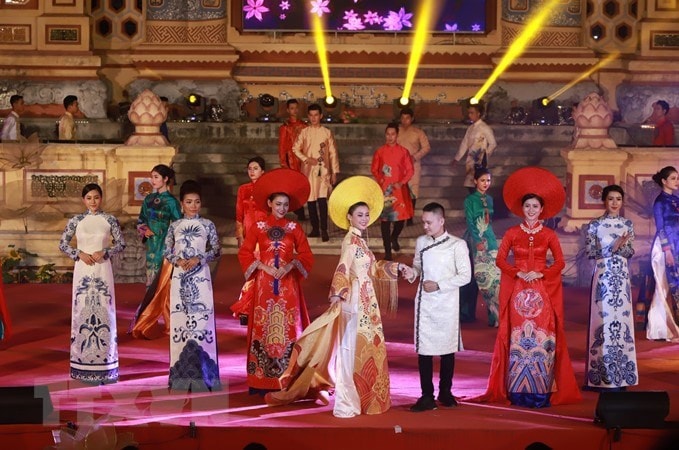 1906aodai1.jpg